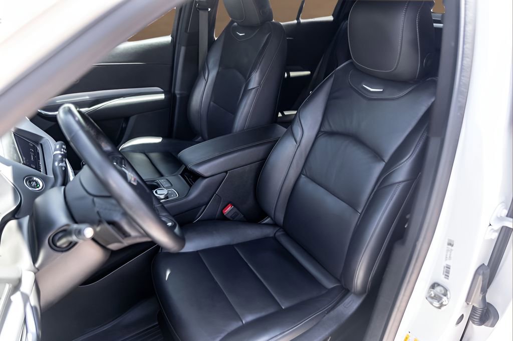 Used 2020 Cadillac XT4 Premium Luxury w/ Cold Weather Package FWD image 7