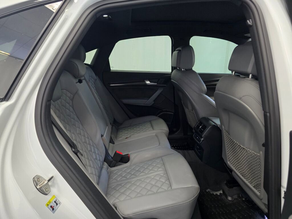 Used 2025 Audi SQ5 Premium Plus w/ Premium Plus Package image 25