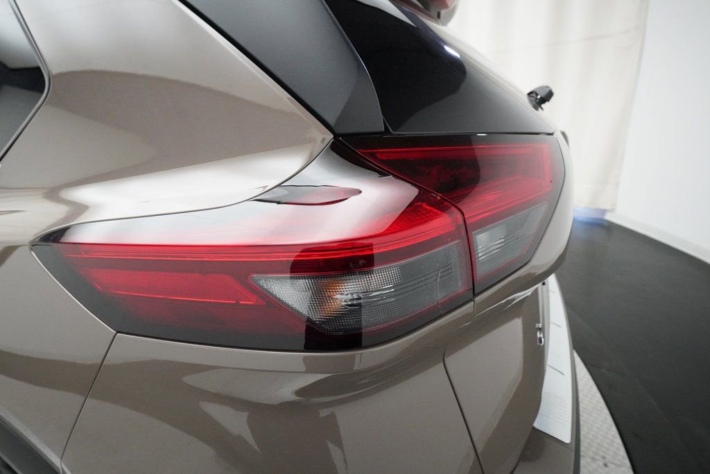 Used 2025 Nissan Rogue SV w/ SV Premium Package image 33