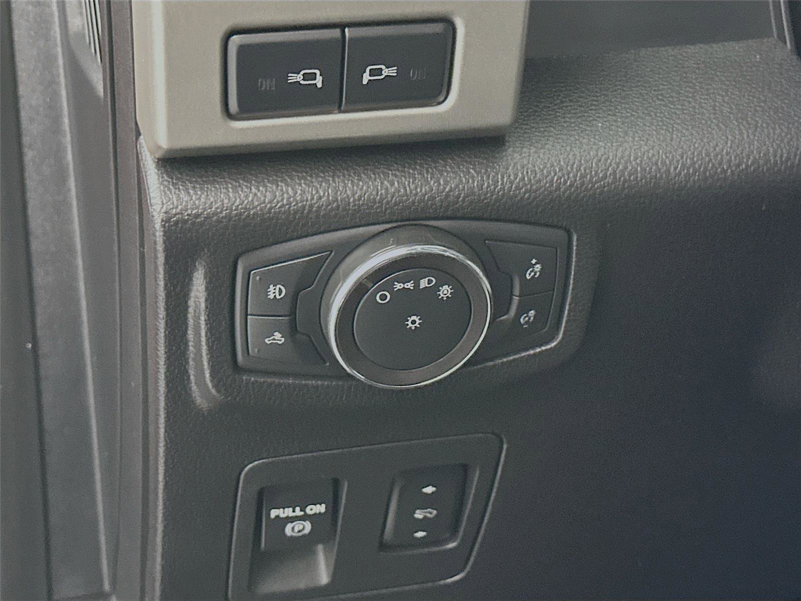 Used 2019 Ford F150 Lariat image 10