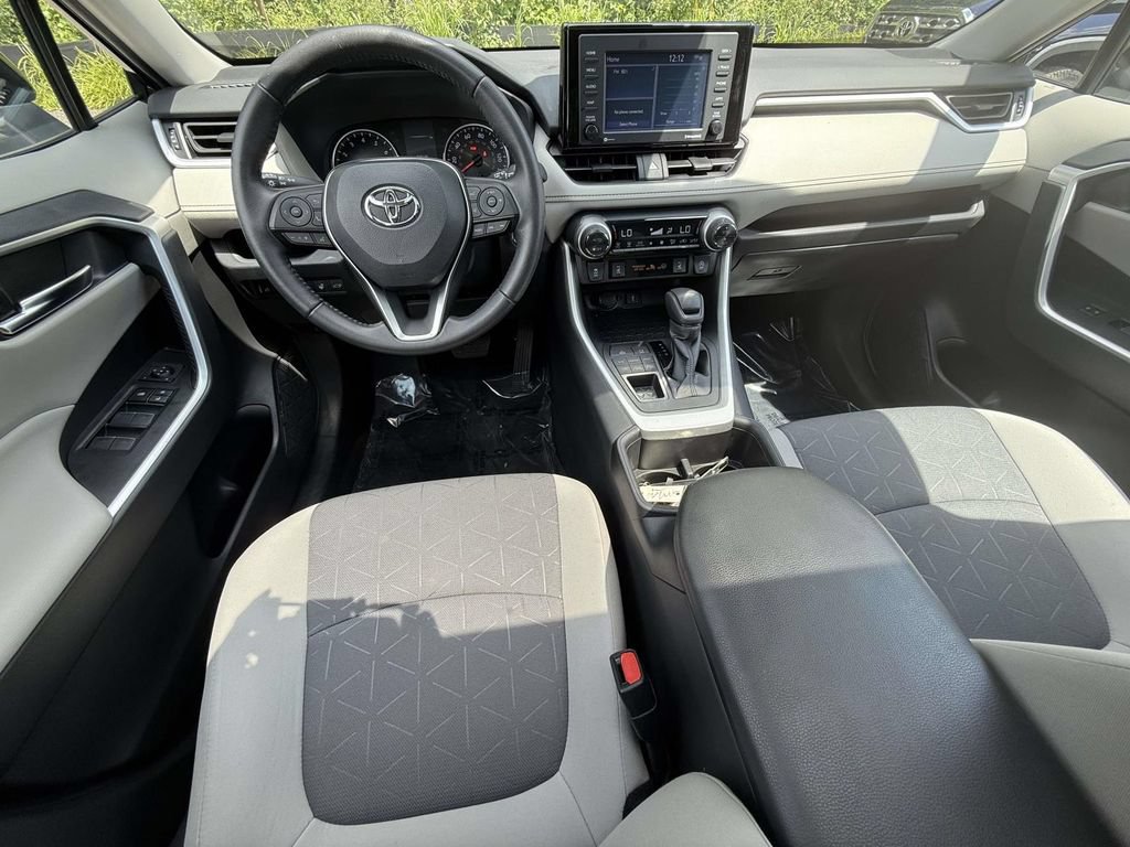 Used 2022 Toyota RAV4 XLE w/ Convenience Package AWD/4WD image 15