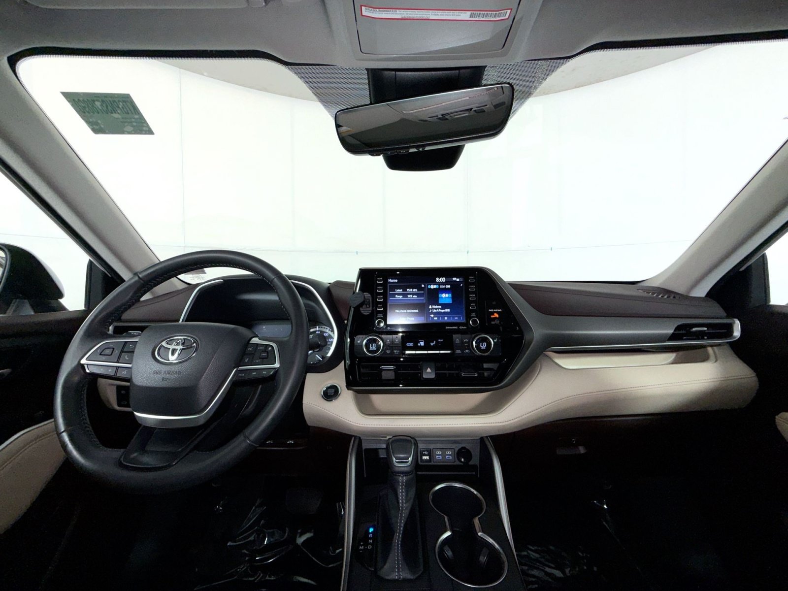 Used 2022 Toyota Highlander XLE AWD/4WD image 22