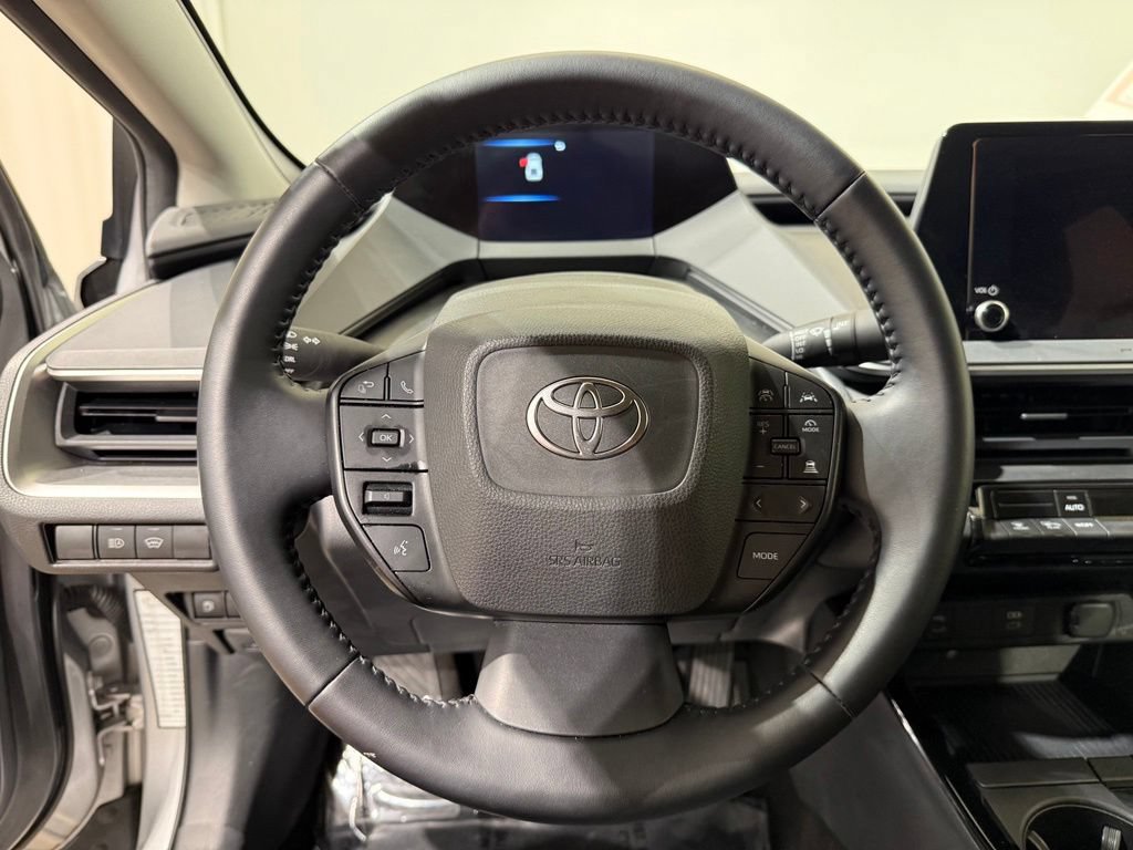 Certified 2025 Toyota Prius LE FWD image 20