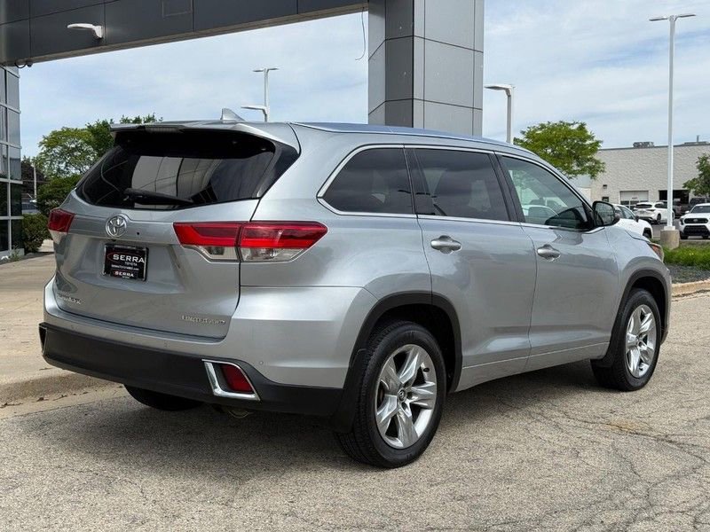 Used 2017 Toyota Highlander Limited w/ Carpet Mat Package AWD/4WD image 2