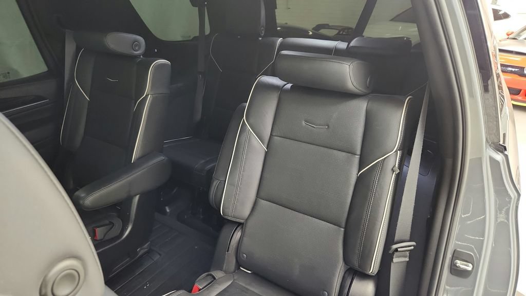 Used 2021 Cadillac Escalade Sport w/ LPO, ONYX Package AWD/4WD image 33