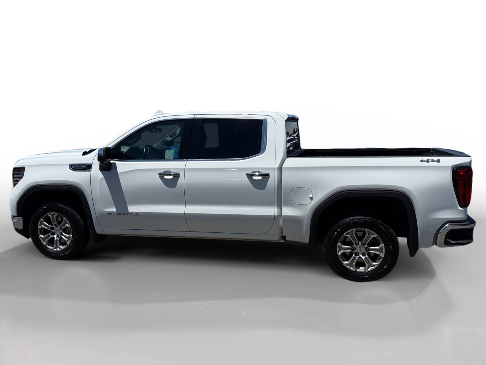 Used 2024 GMC Sierra 1500 SLT AWD/4WD image 2