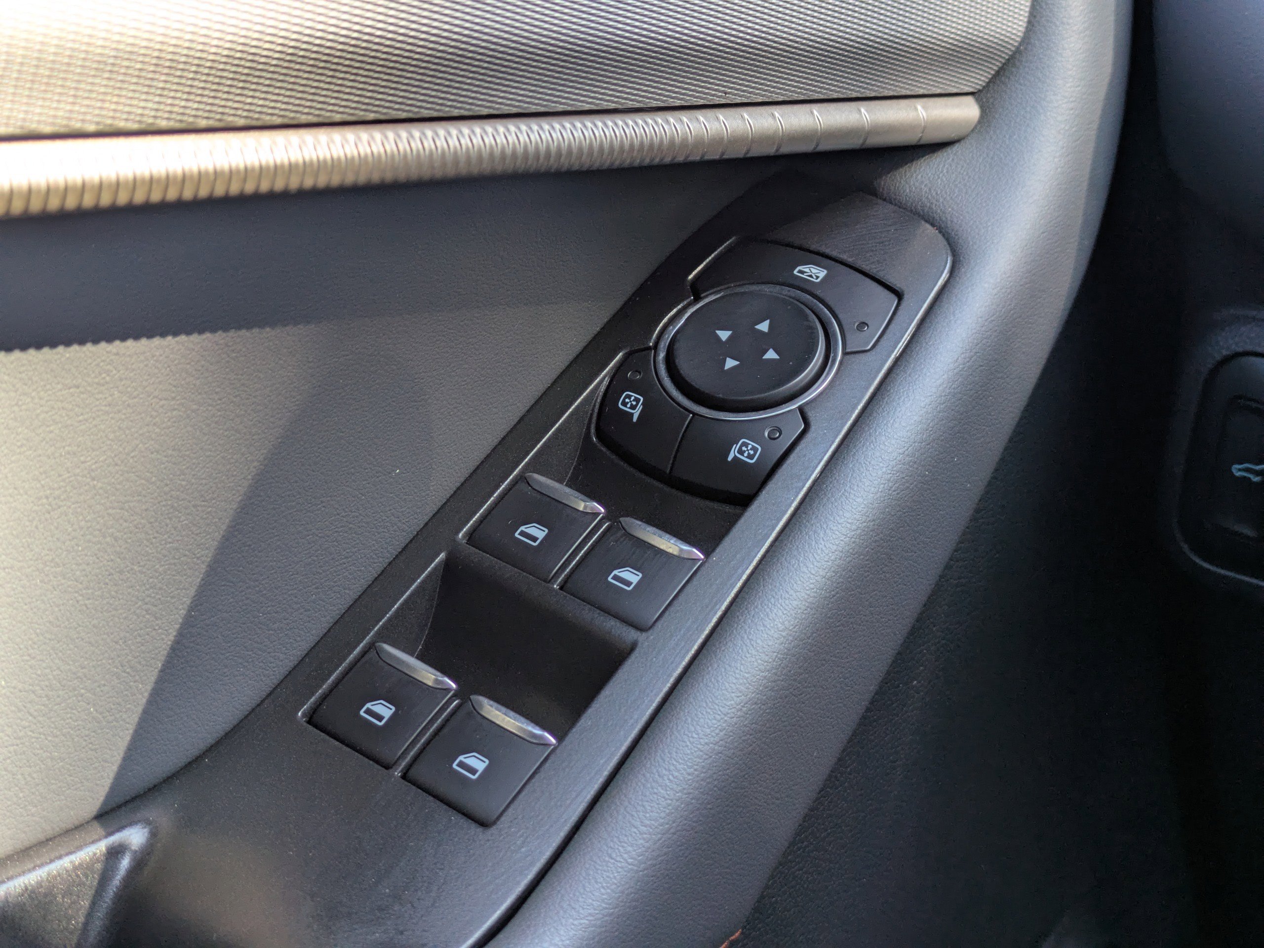 Used 2025 Ford Explorer Active image 29