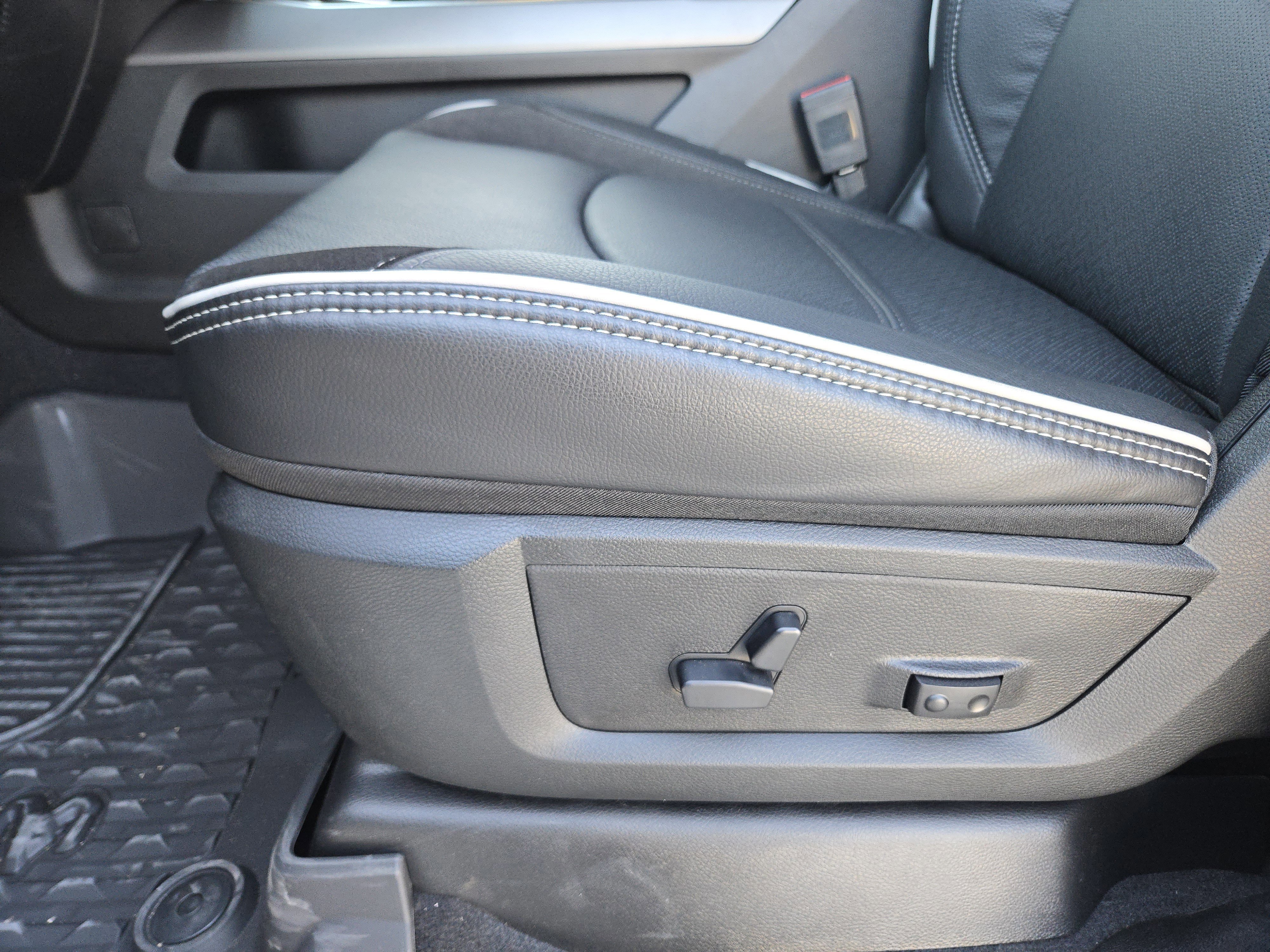 New 2026 RAM 2500 Laramie w/ Night Edition image 20