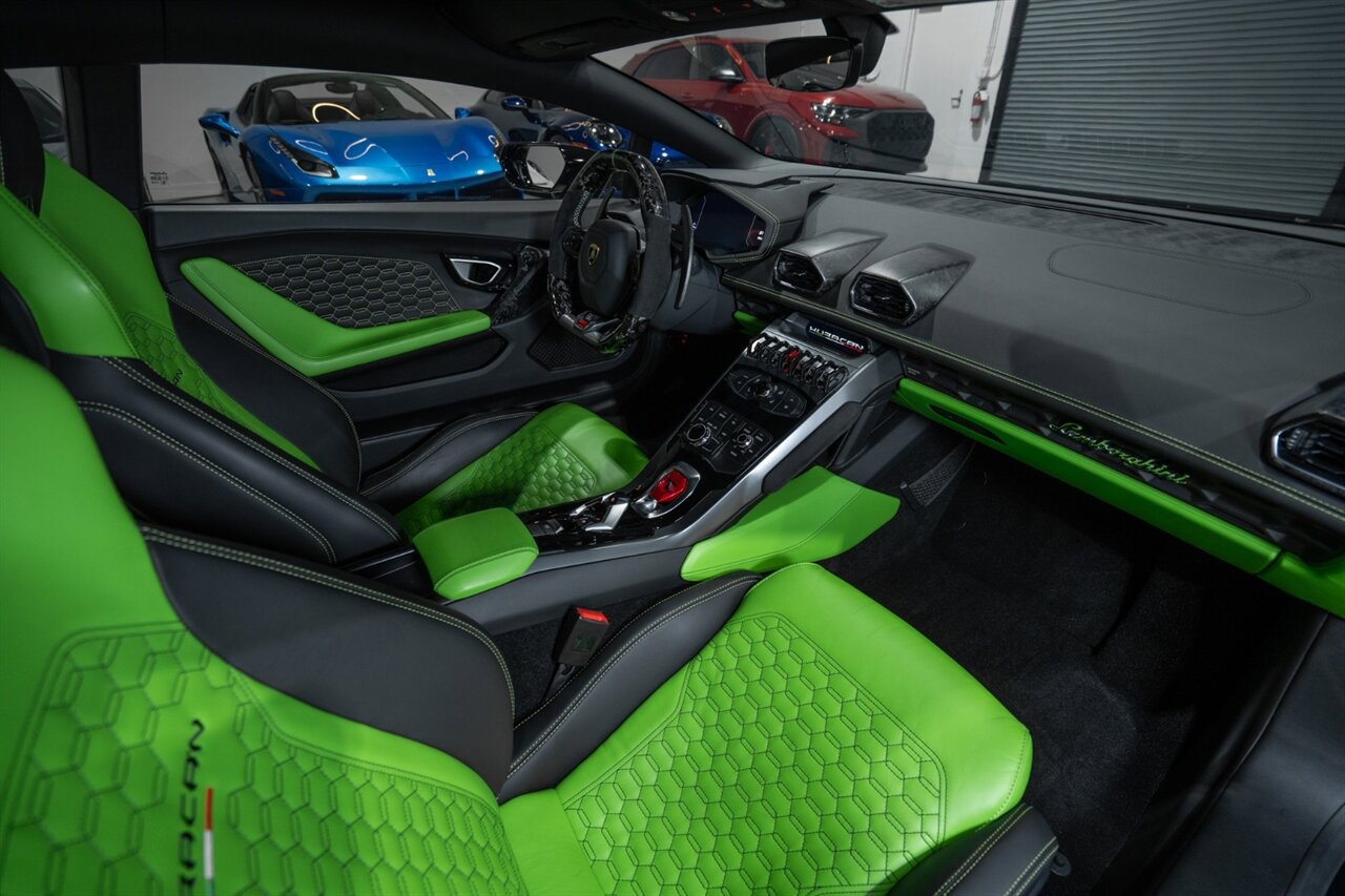 Used 2018 Lamborghini Huracan LP 580-2 RWD image 26