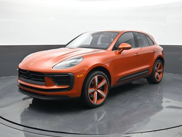Certified 2023 Porsche Macan AWD/4WD image 1