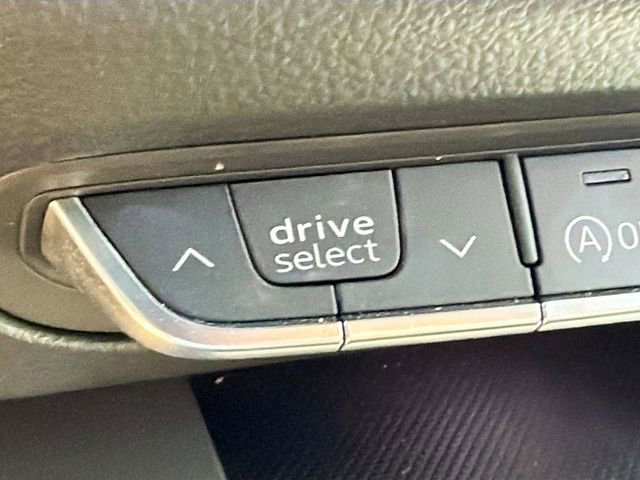 Used 2025 Audi SQ5 Premium Plus image 30