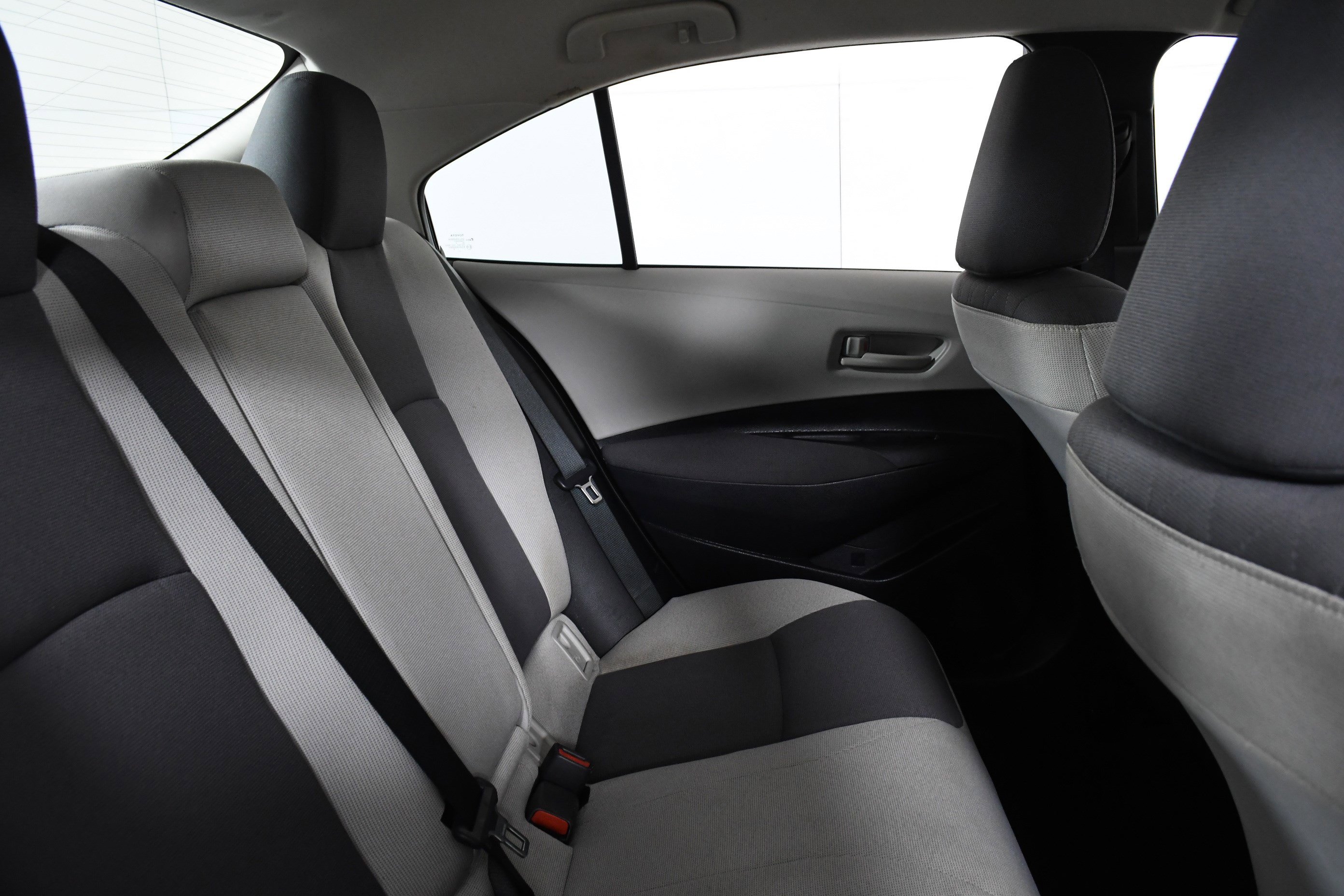 Used 2025 Toyota Corolla LE image 24