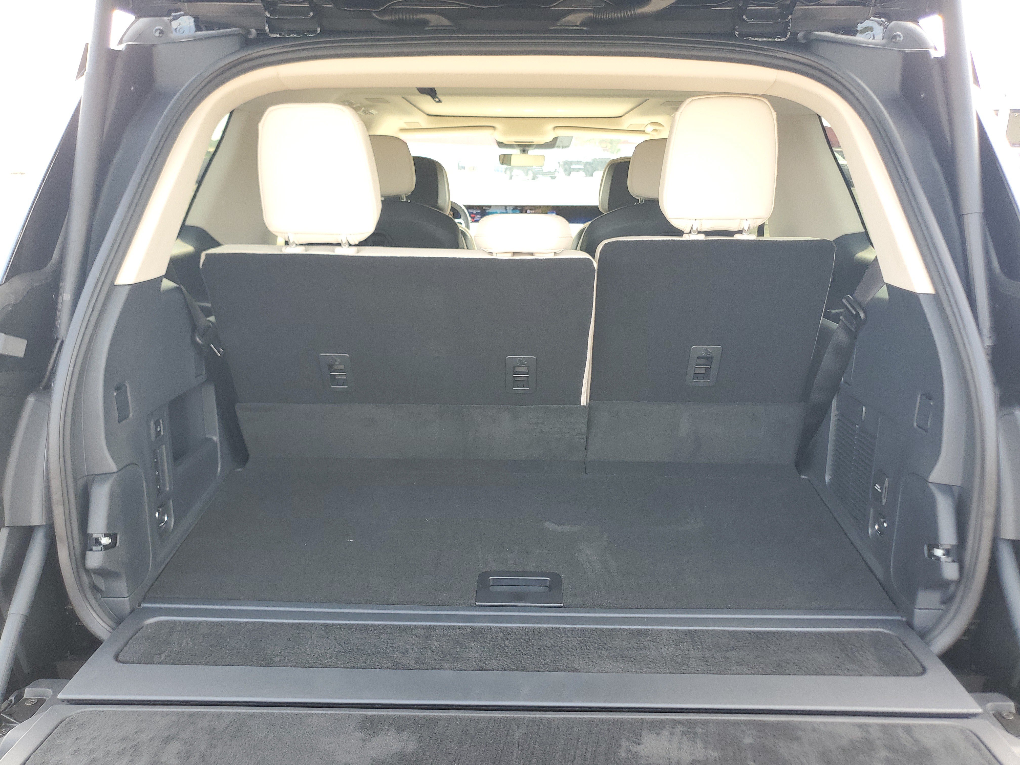 New 2027 Lincoln Navigator Reserve w/ Jet Appearance Package AWD/4WD image 32