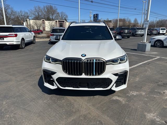 Used 2022 BMW X7 M50i w/ Dynamic Handling Package image 2