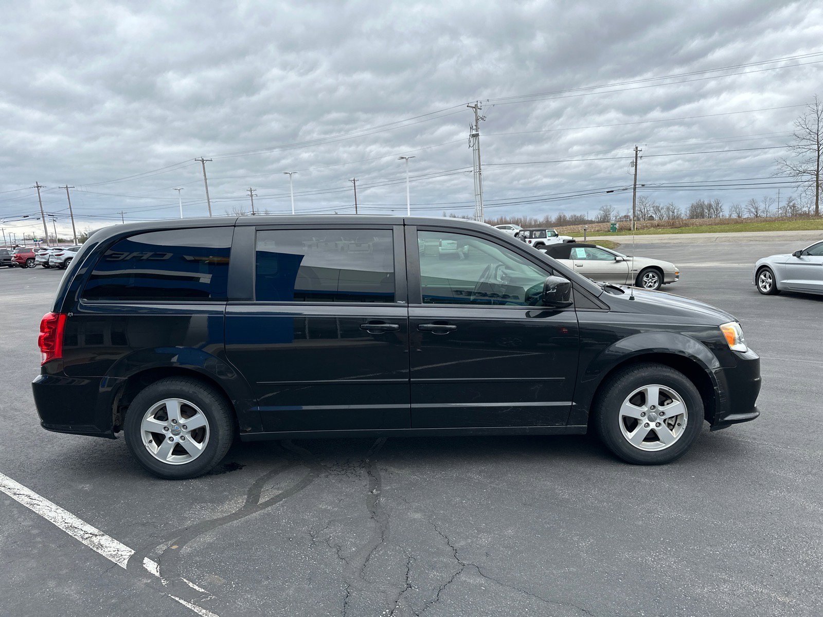 Used 2012 Dodge Grand Caravan SE image 4