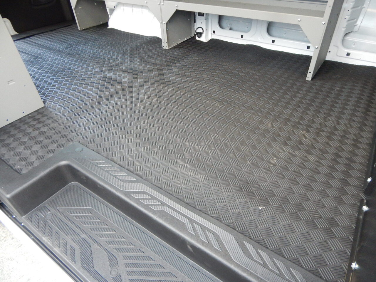 Used 2025 Ford Transit 250 Low Roof w/ Exterior Upgrade Package RWD image 18