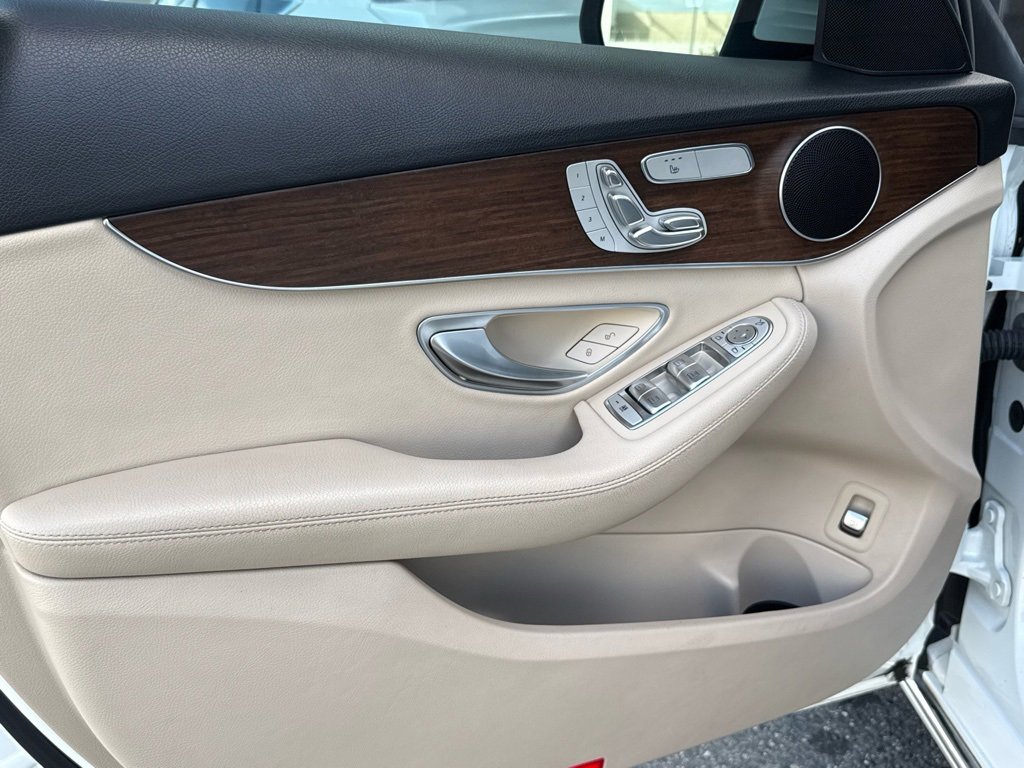 Used 2021 Mercedes-Benz C 300 Sedan image 19