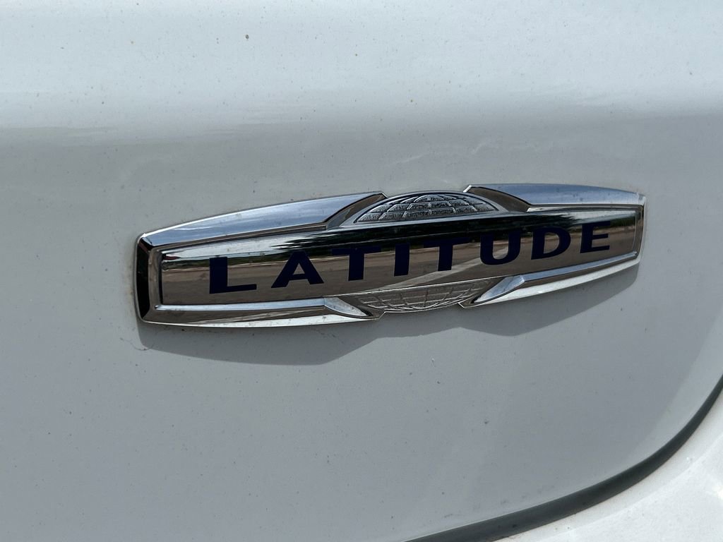 Used 2024 Jeep Compass Latitude AWD/4WD image 23