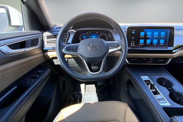Used 2024 Volkswagen Atlas Cross Sport SE AWD/4WD image 4