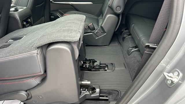 Certified 2024 Chevrolet Traverse RS w/ LPO, Floor Liner Package image 42