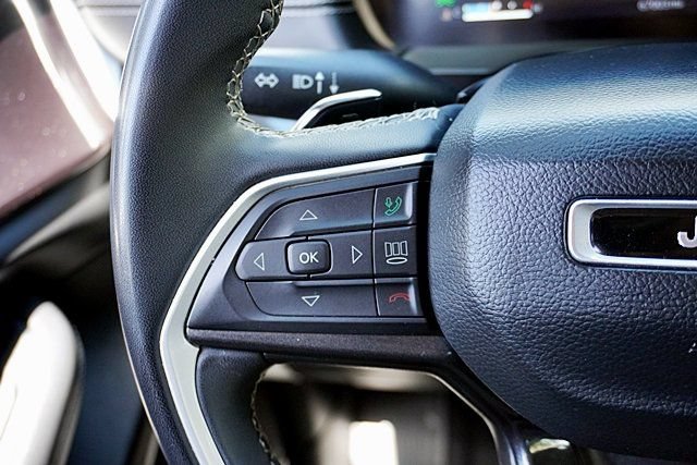 Used 2023 Jeep Grand Cherokee L Laredo RWD image 34