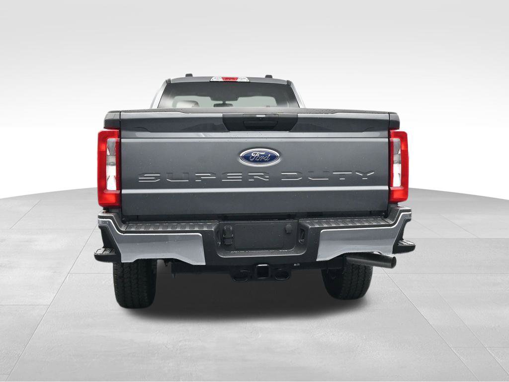 New 2025 Ford F350 XLT image 7