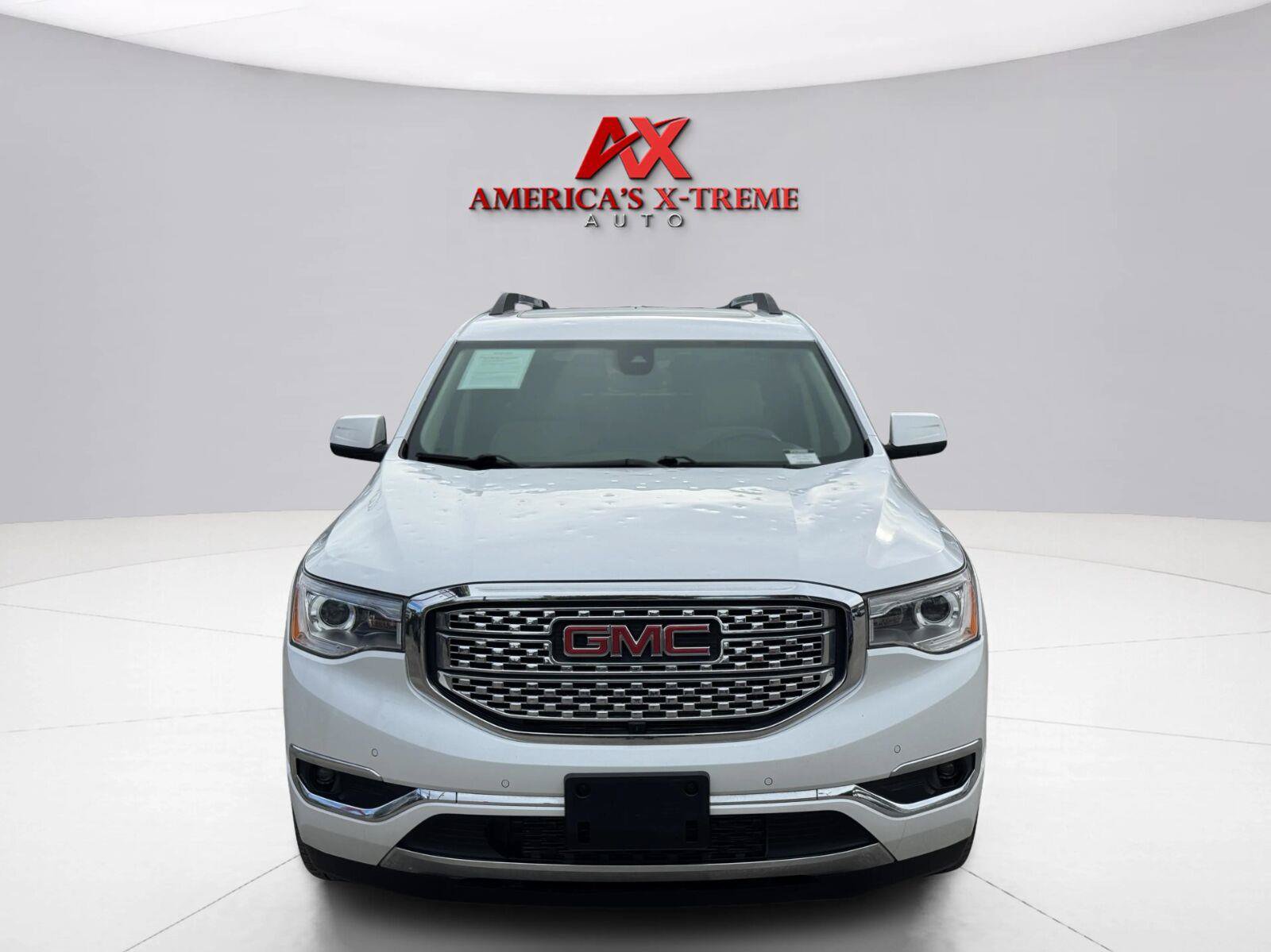 Used 2019 GMC Acadia Denali w/ Technology Package AWD/4WD image 9