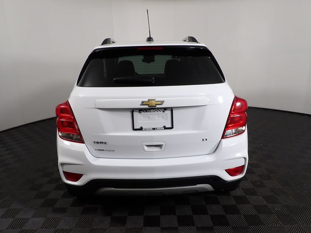 Used 2018 Chevrolet Trax LT w/ LT Convenience Package FWD image 13