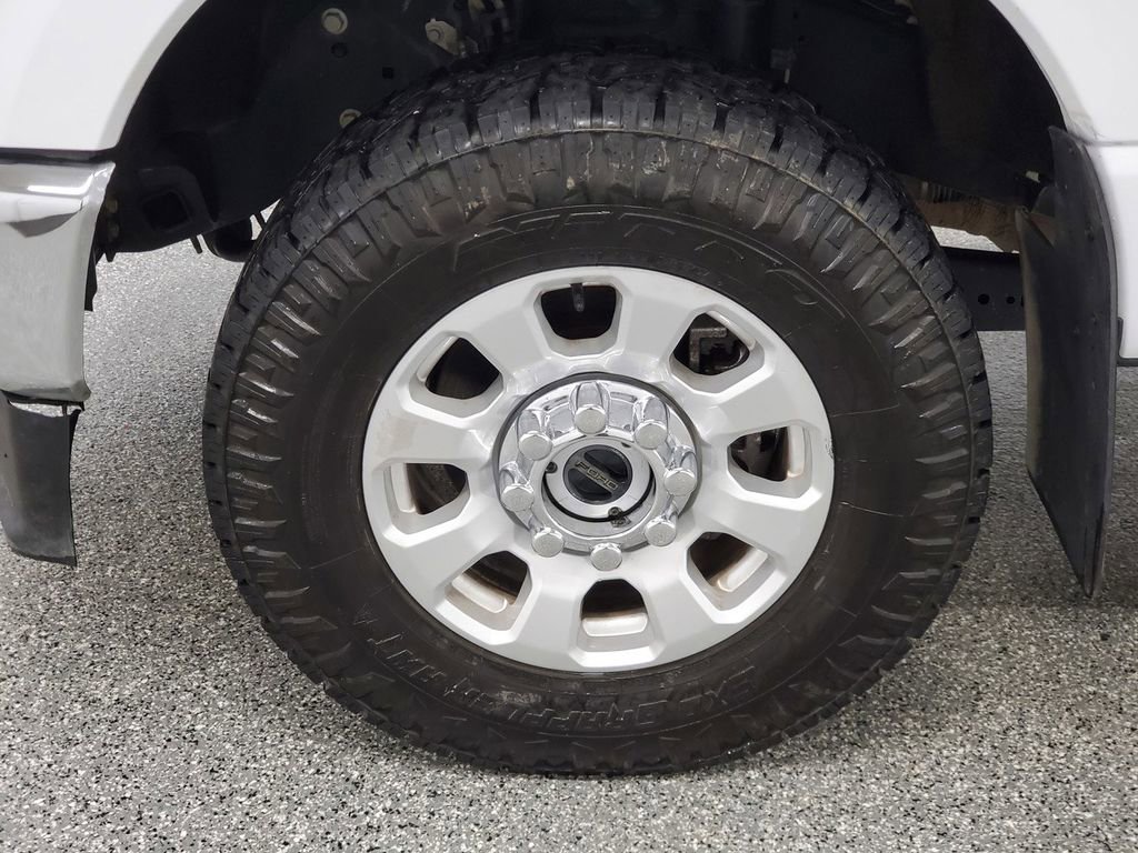 Used 2023 Ford F350 XLT w/ FX4 Off-Road Package image 10