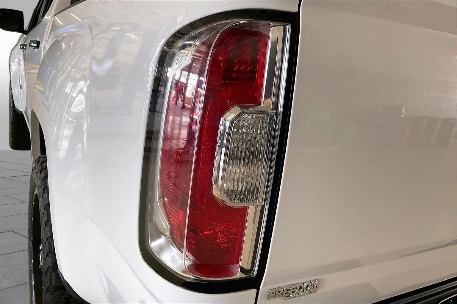 Used 2021 GMC Canyon AT4 w/ Driver Alert Package AWD/4WD image 25