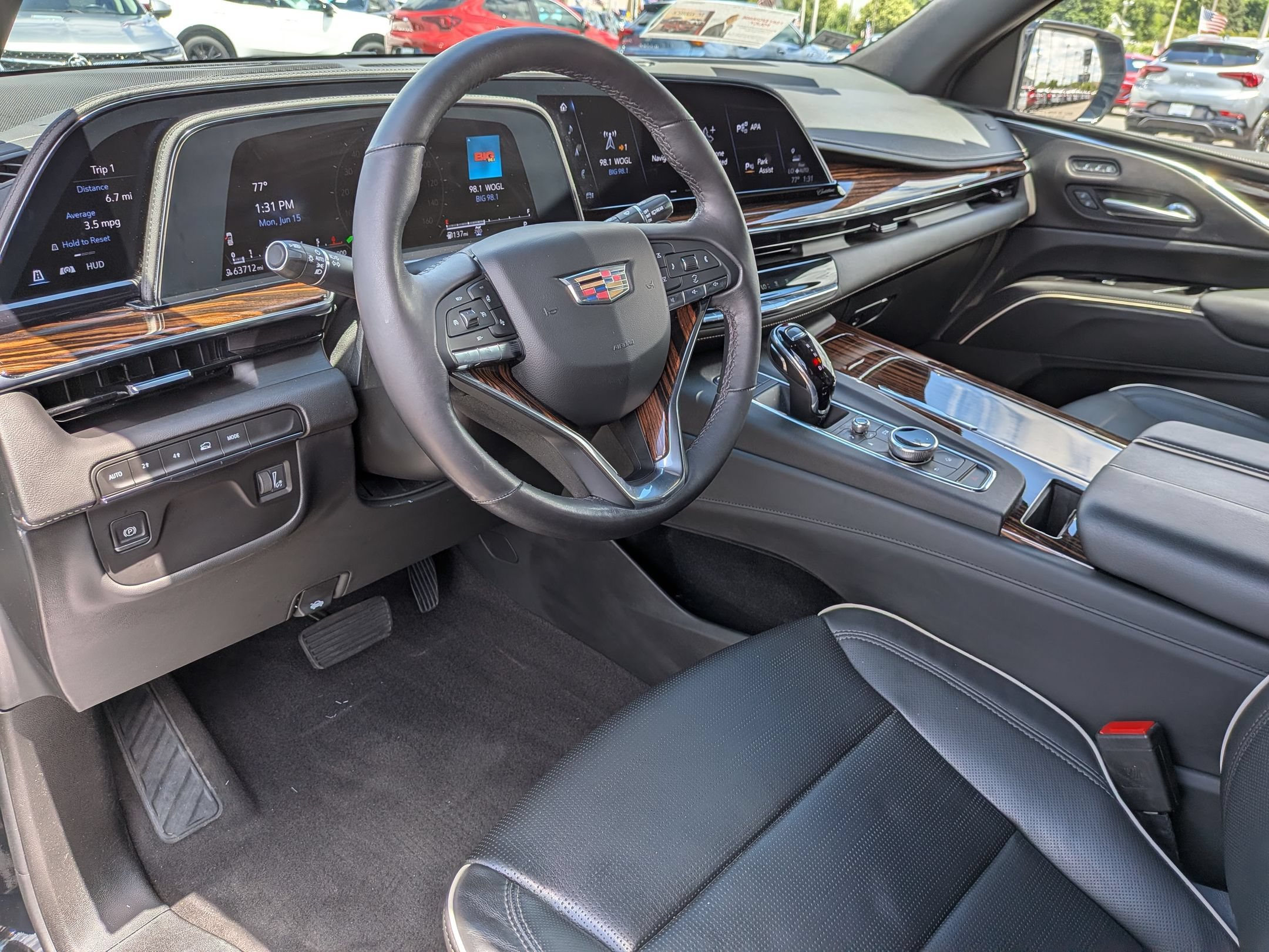 Certified 2023 Cadillac Escalade Premium Luxury AWD/4WD image 9