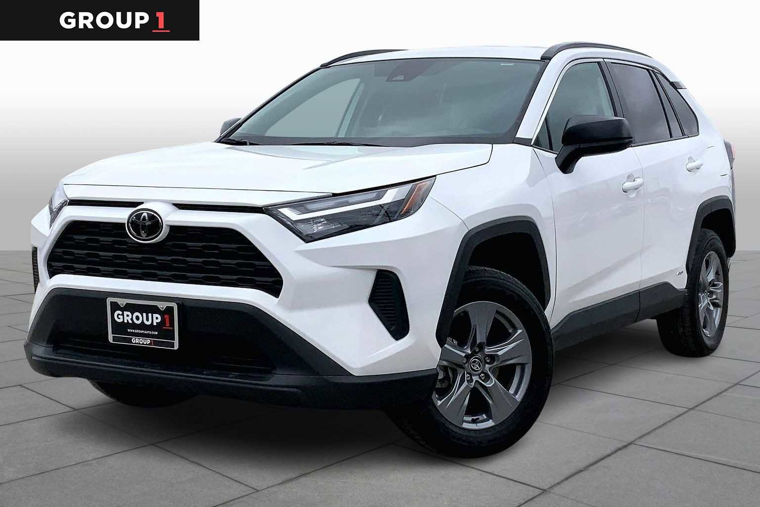 Used 2025 Toyota RAV4 LE image 1