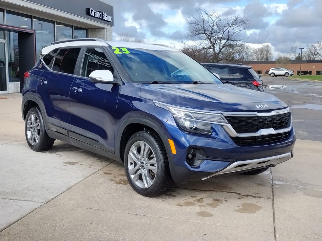 Used 2023 Kia Seltos S w/ Navigation Package AWD/4WD image 13