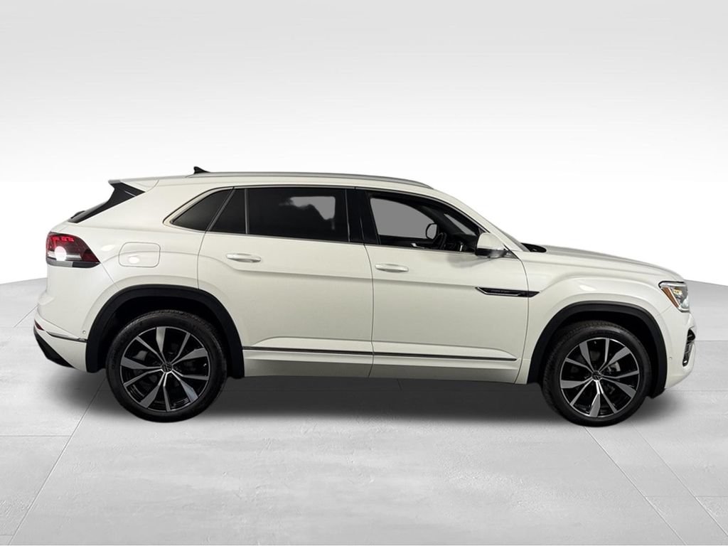 Used 2024 Volkswagen Atlas Cross Sport SEL Premium R-Line AWD/4WD image 4