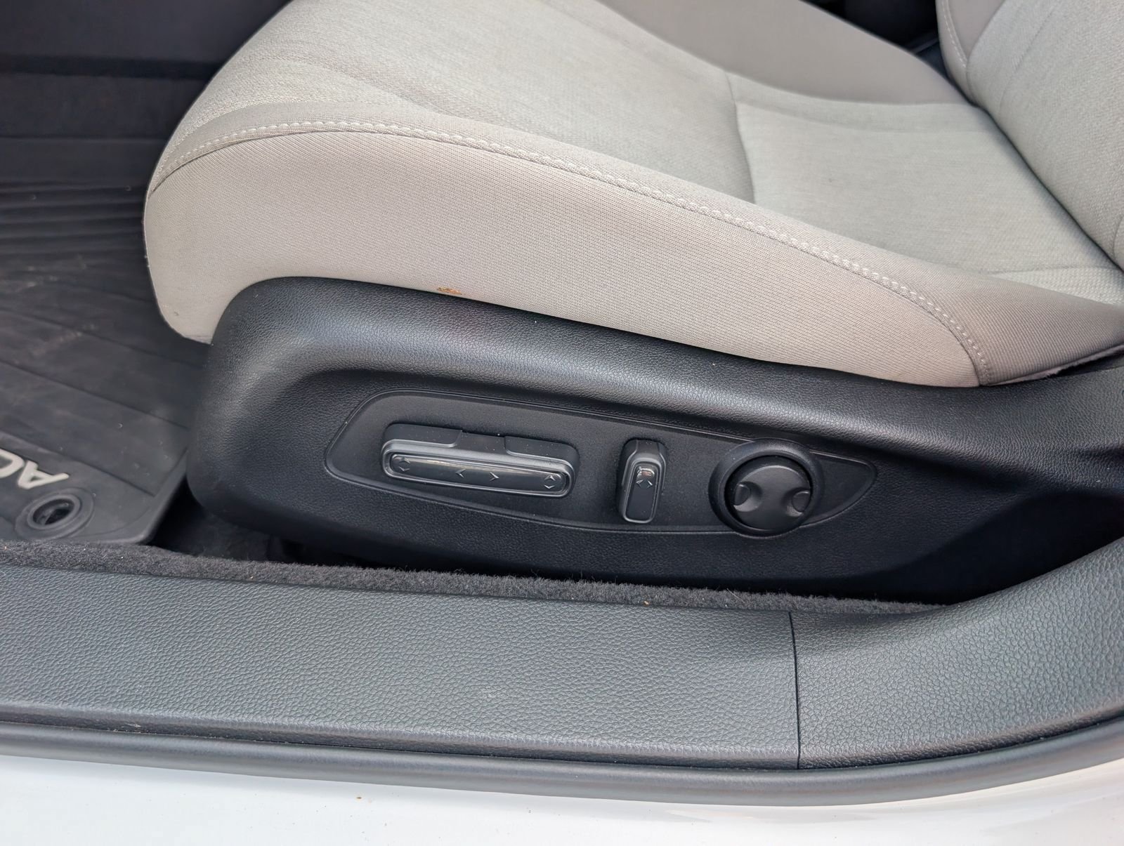 Used 2025 Honda Accord SE image 16