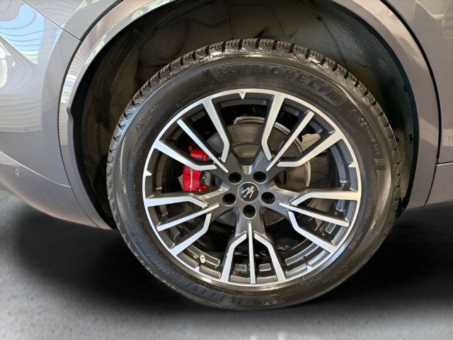Used 2023 Maserati Grecale Modena AWD/4WD image 39
