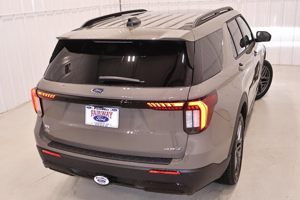 New 2026 Ford Explorer ST-Line w/ ST-Line Street Pack image 41
