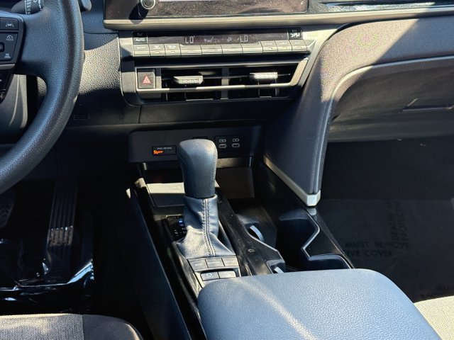 Used 2025 Toyota Camry LE FWD image 17