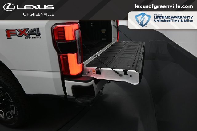 Used 2026 Ford F250 Platinum w/ FX4 Off-Road Package AWD/4WD image 32