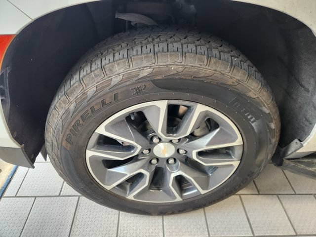 Used 2021 Chevrolet Suburban LT RWD image 8