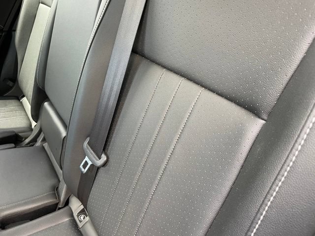 Used 2022 Volkswagen Tiguan SE AWD/4WD image 44