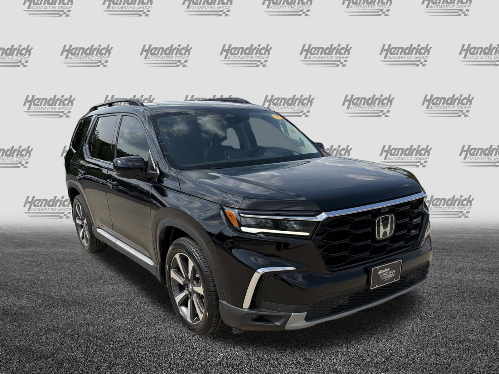 Used 2025 Honda Pilot Elite image 2