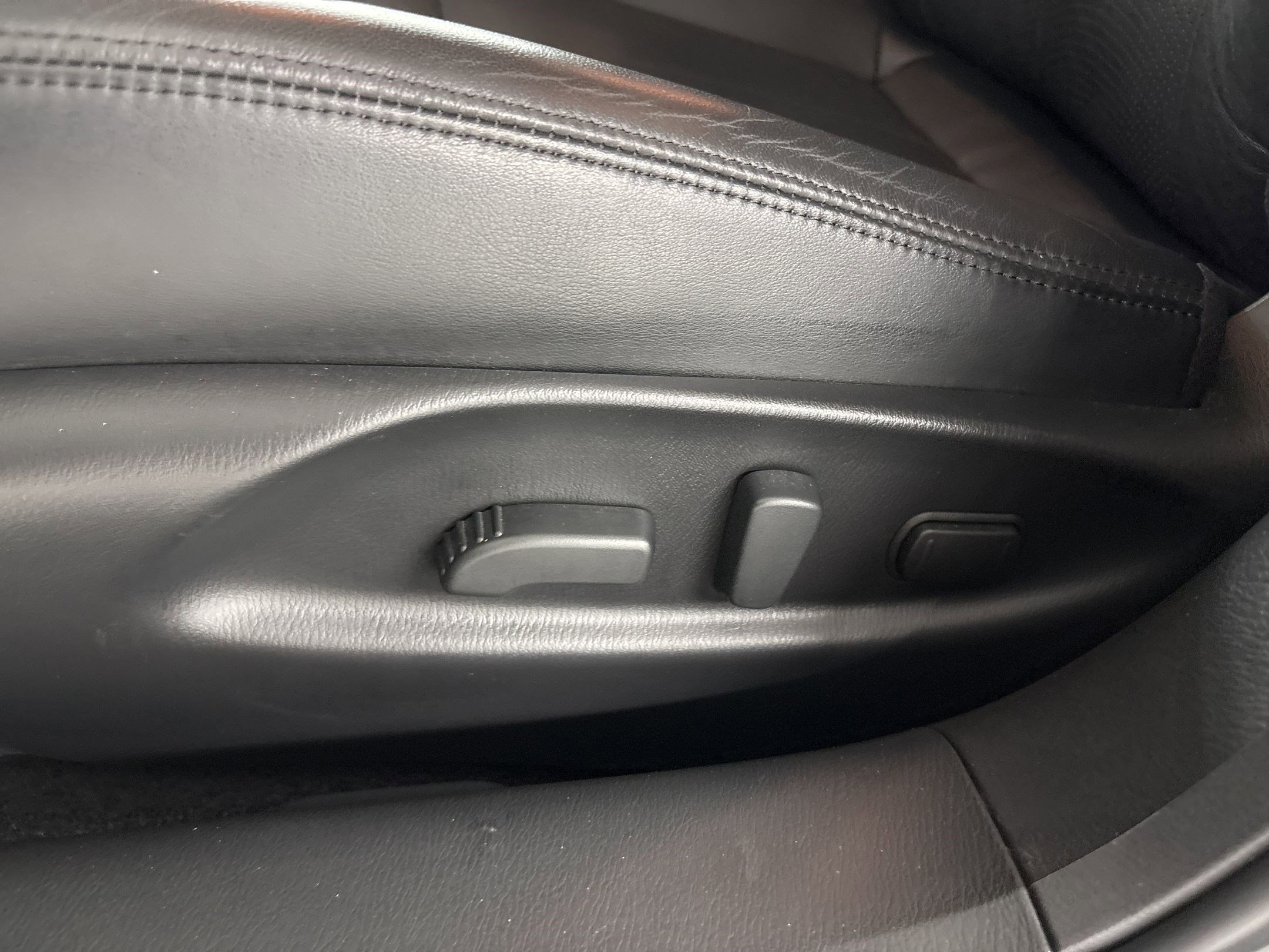 Used 2019 INFINITI Q70 Luxe image 14