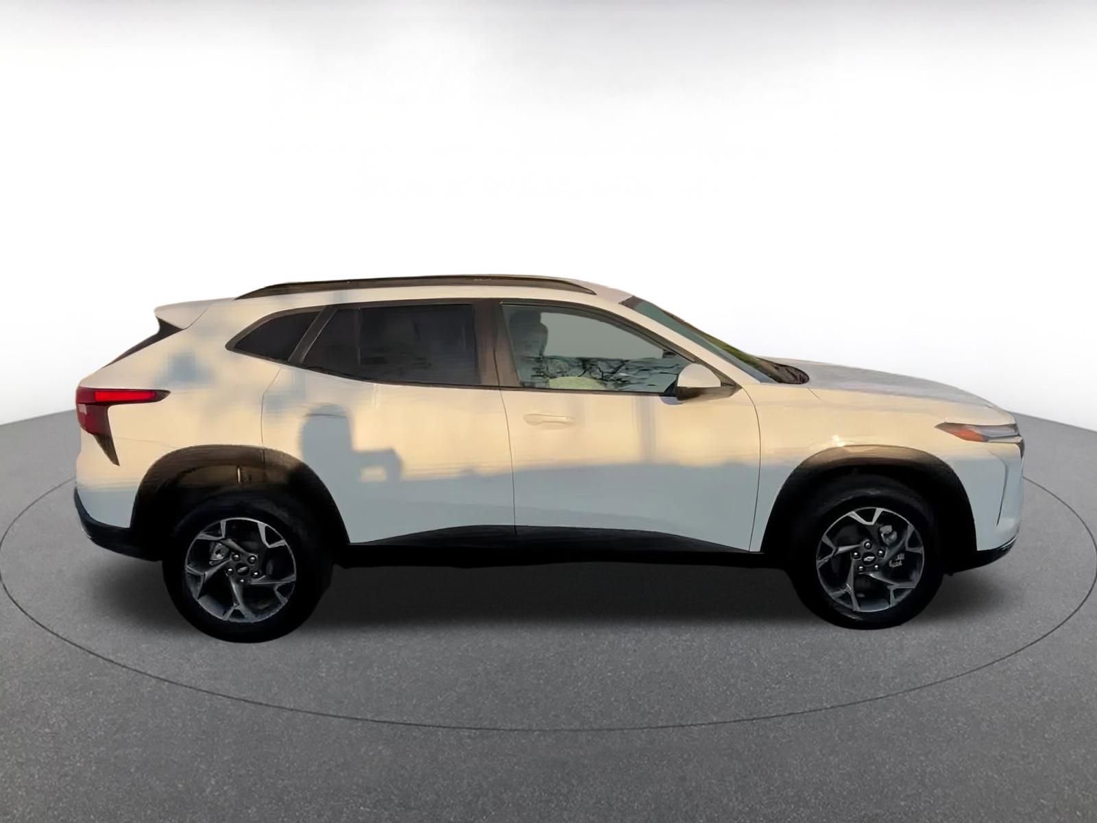 Used 2025 Chevrolet Trax LT image 16