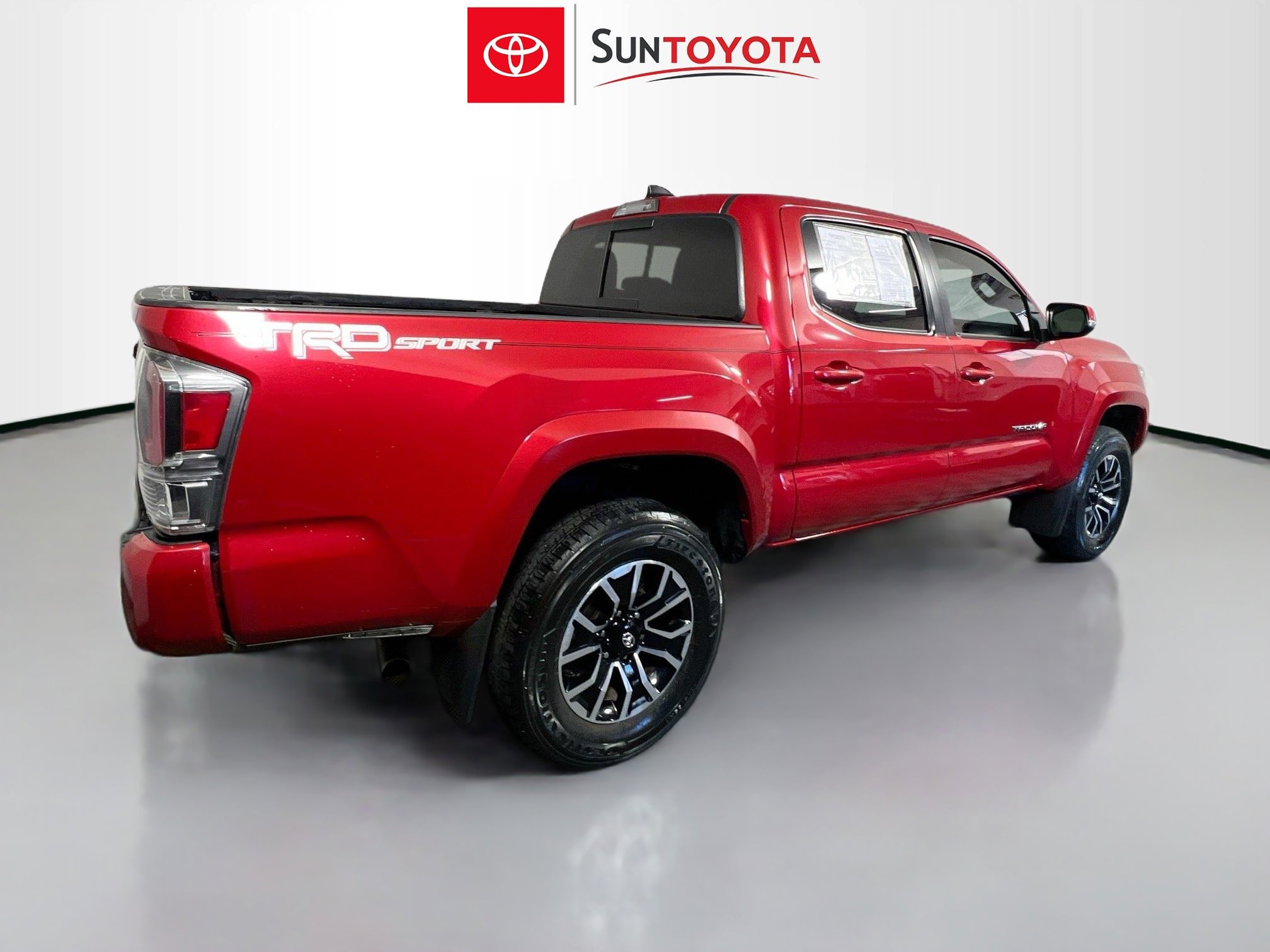 Used 2022 Toyota Tacoma TRD Sport w/ Technology Package image 4