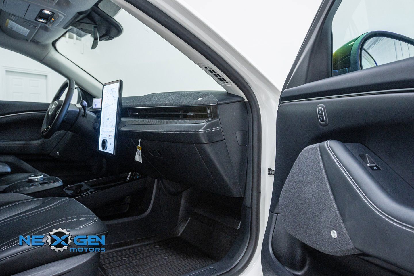 Used 2024 Ford Mustang Mach-E Premium image 38