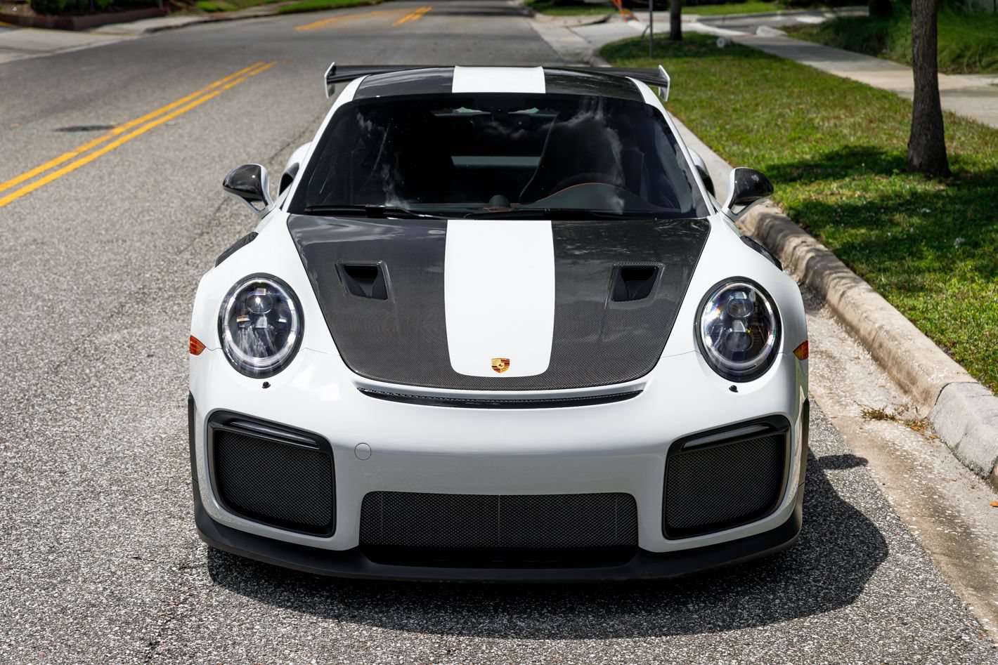Used 2018 Porsche 911 GT2 RS w/ Weissach Package RWD image 4