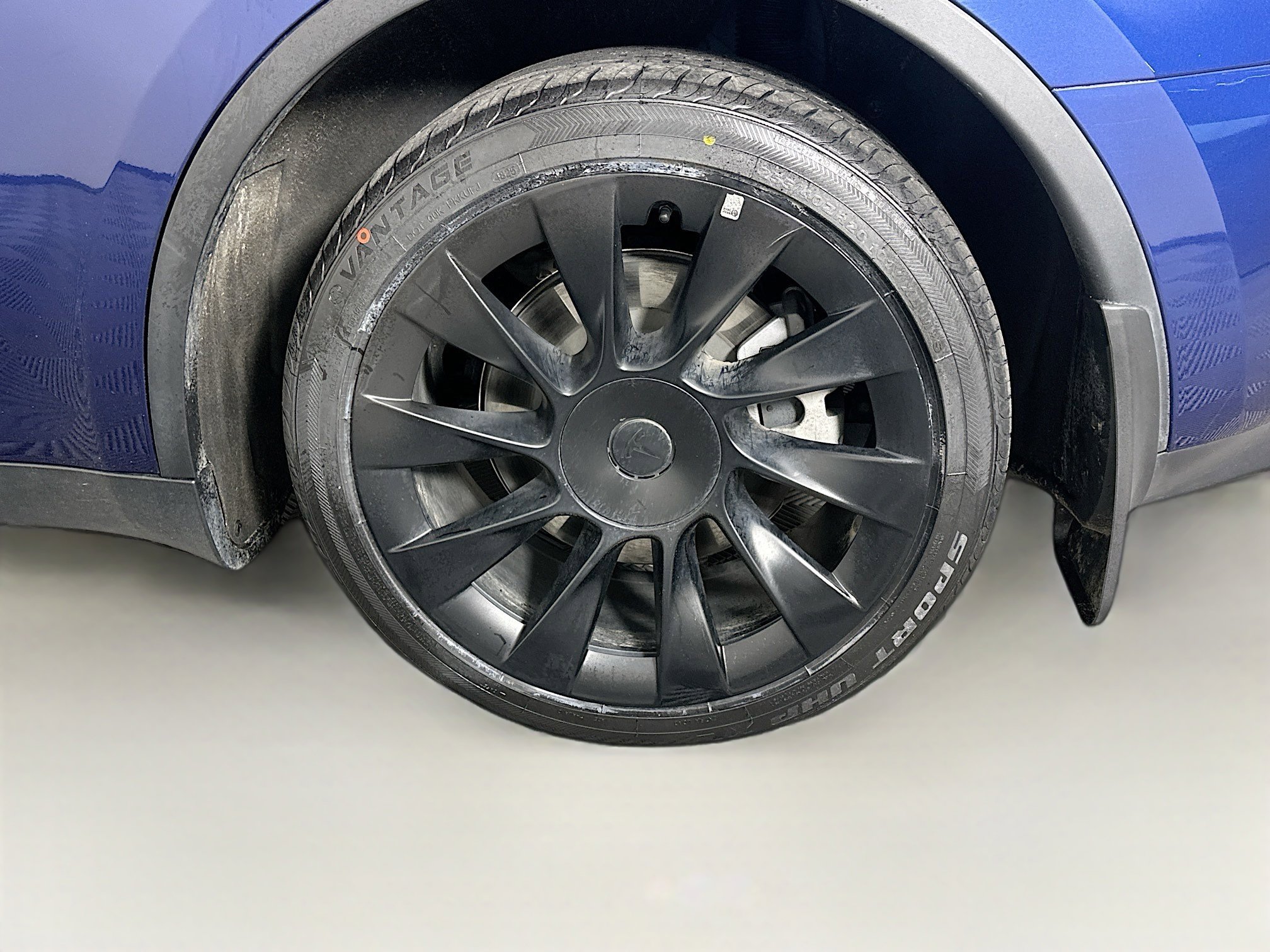 Used 2023 Tesla Model Y Long Range image 10