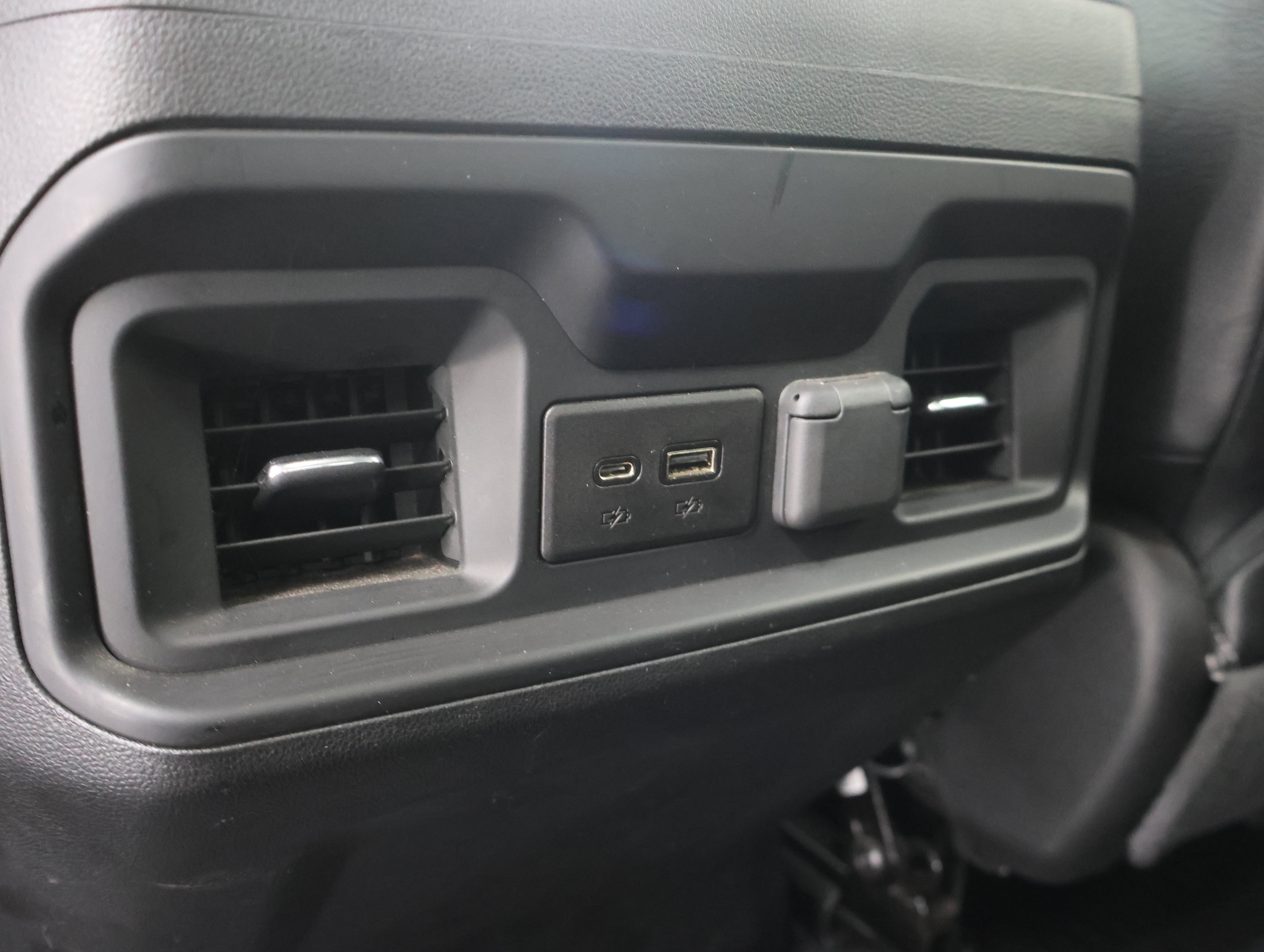 Used 2020 Chevrolet Silverado 1500 LT Trail Boss AWD/4WD image 36