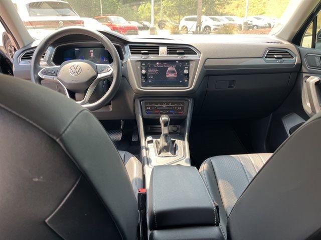 Used 2023 Volkswagen Tiguan SE image 14